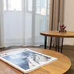 Two Stylish 1bd With Desk In Karshiaka By Flat Manager