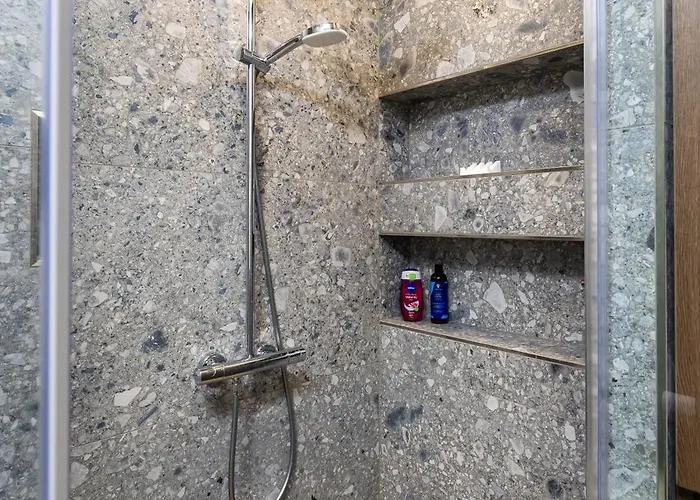 Two Stylish 1bd With Desk In Karshiaka By Flat Manager *