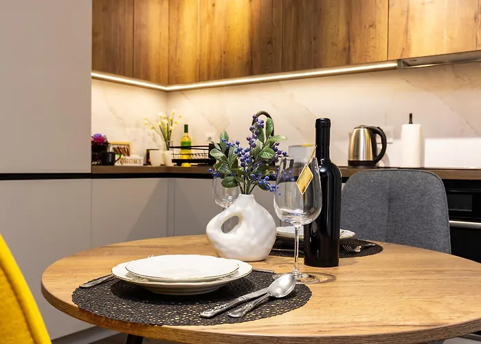 Two Stylish 1bd With Desk In Karshiaka By Flat Manager 普罗夫迪夫